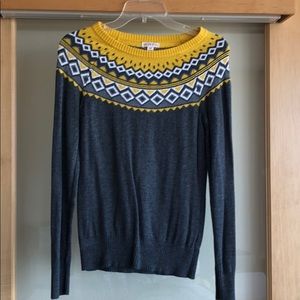 Gray sweater with yellow top detail